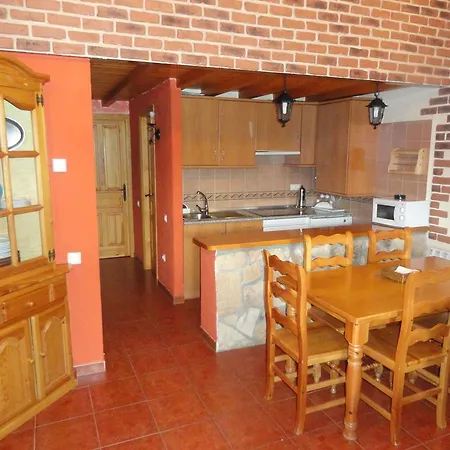 Casa Rural La Vega De Gredos Country house *